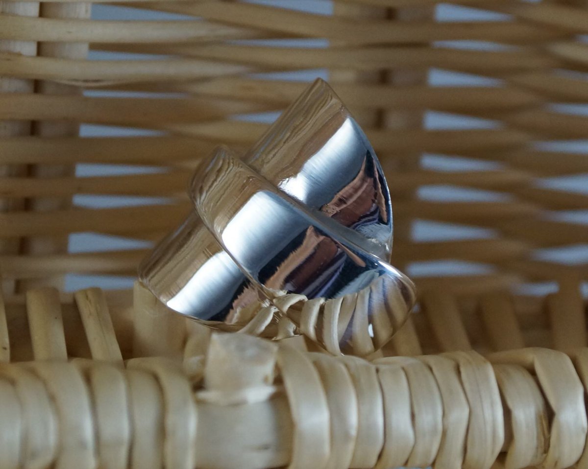 Polished ring made from a spoon